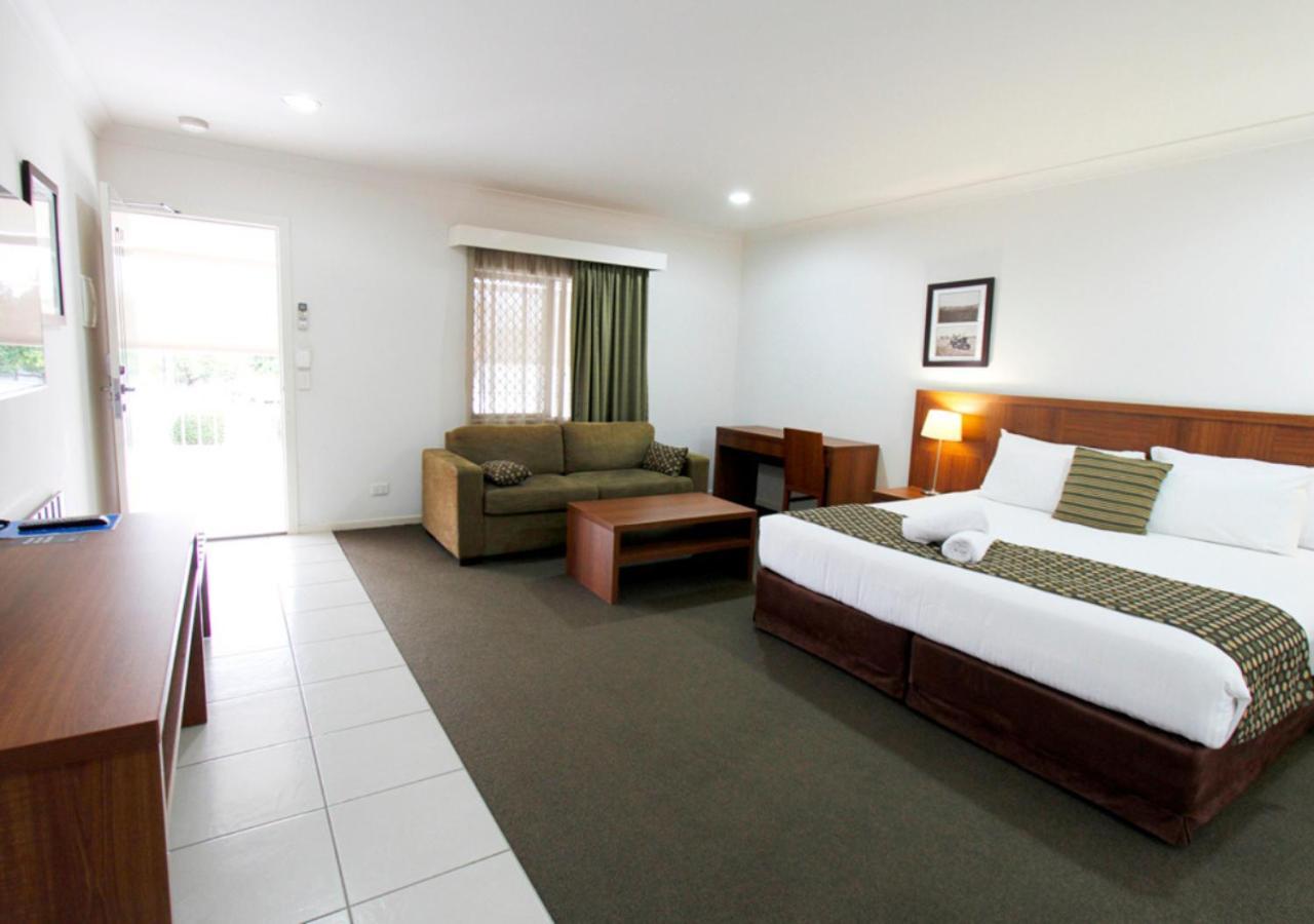 Chinchilla Downtown Motor Inn Dış mekan fotoğraf