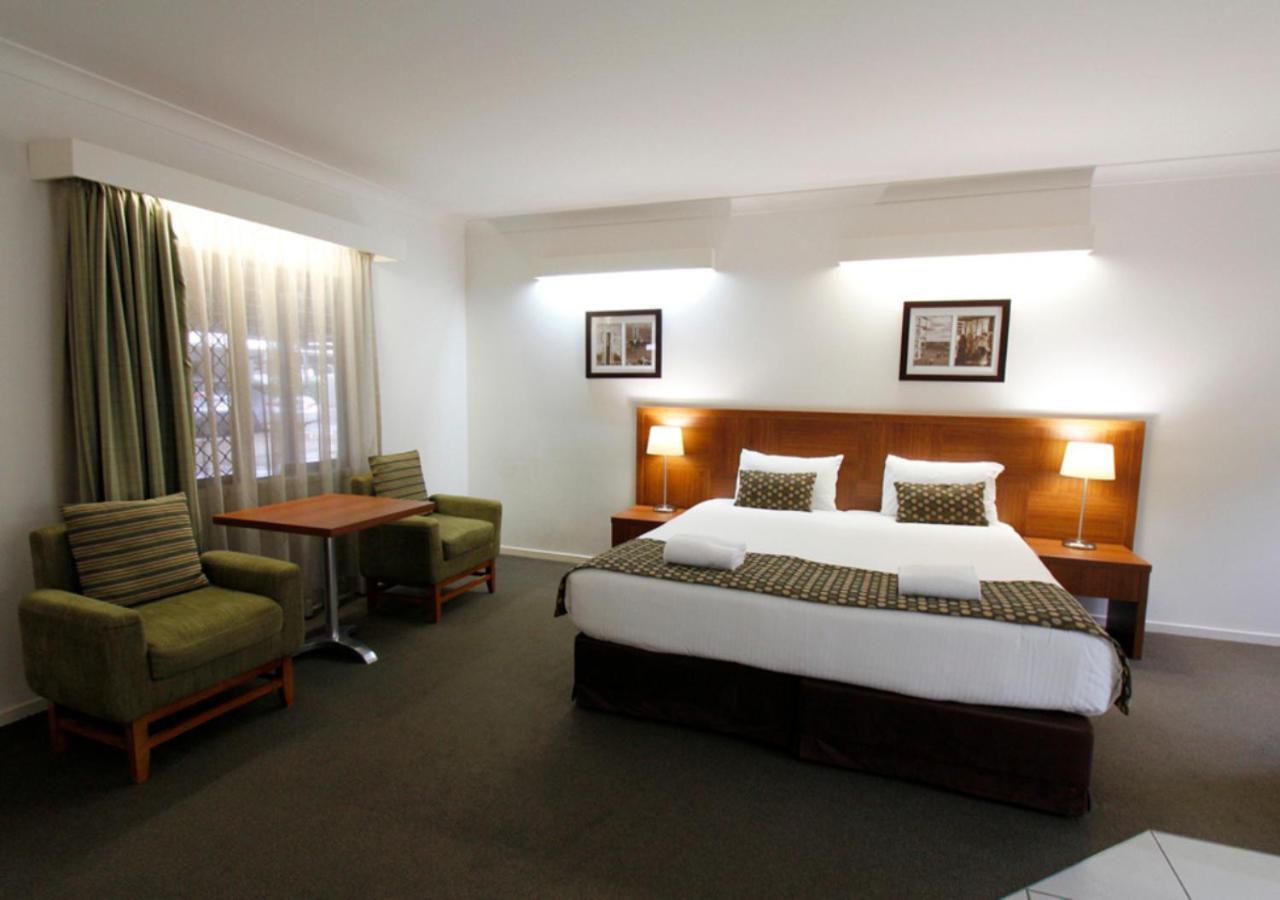Chinchilla Downtown Motor Inn Dış mekan fotoğraf