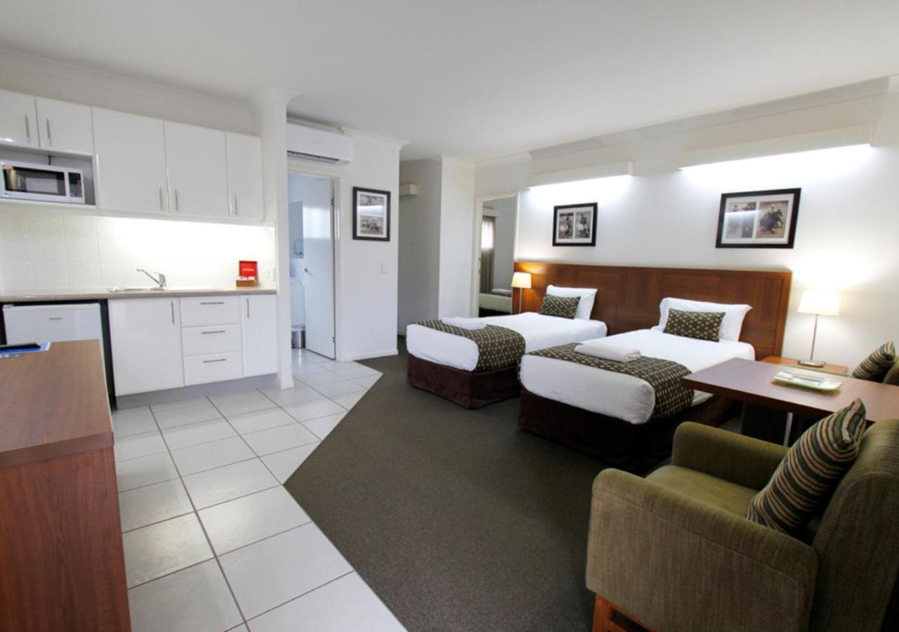 Chinchilla Downtown Motor Inn Dış mekan fotoğraf