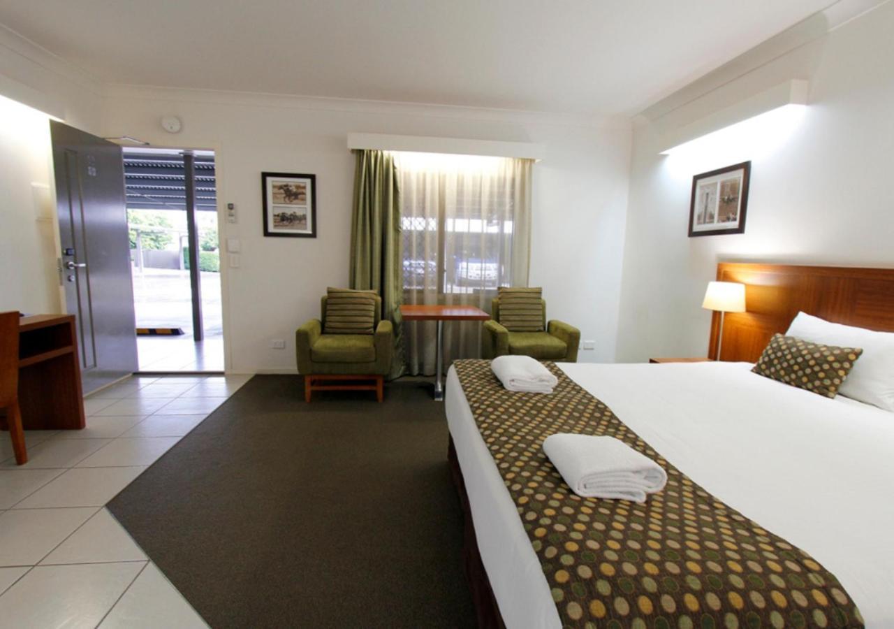 Chinchilla Downtown Motor Inn Dış mekan fotoğraf